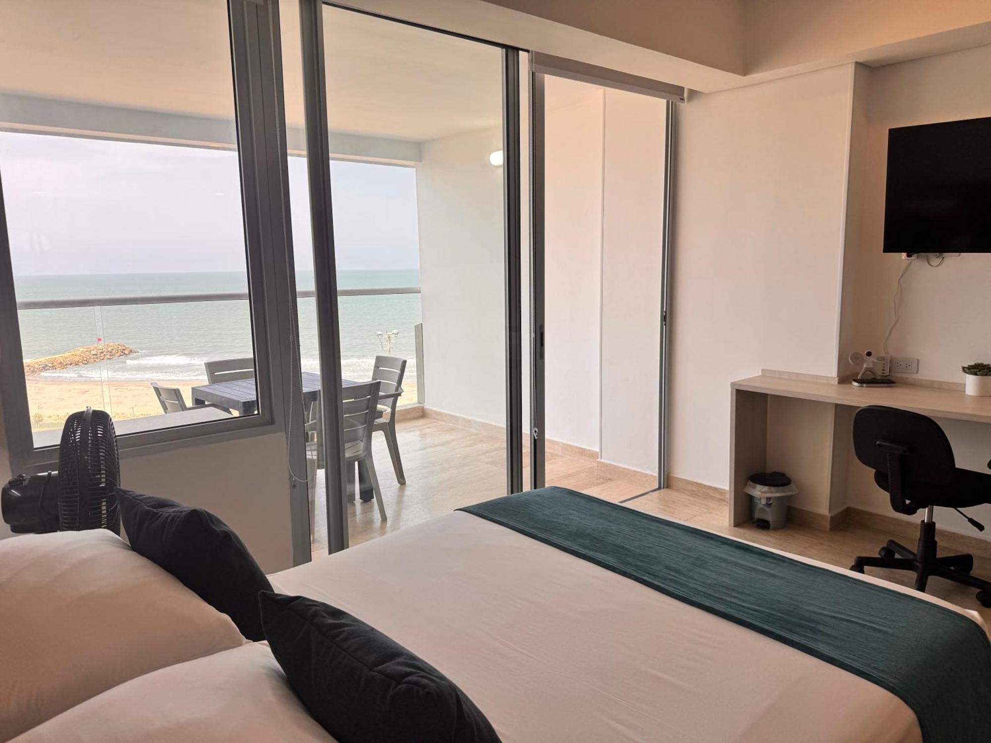 Frente Al Mar Aeropuerto Crespo Apartamento *