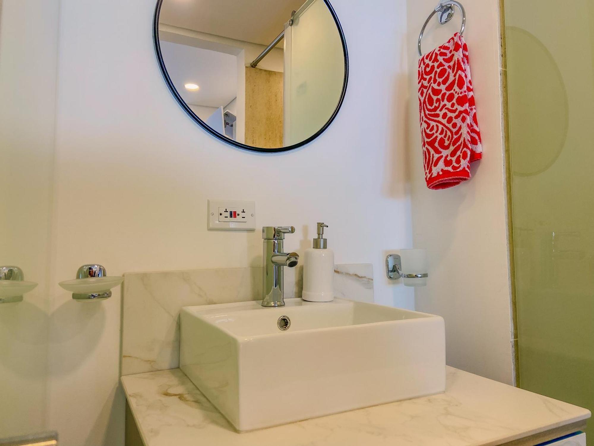 Frente Al Mar Aeropuerto Crespo Cartagena