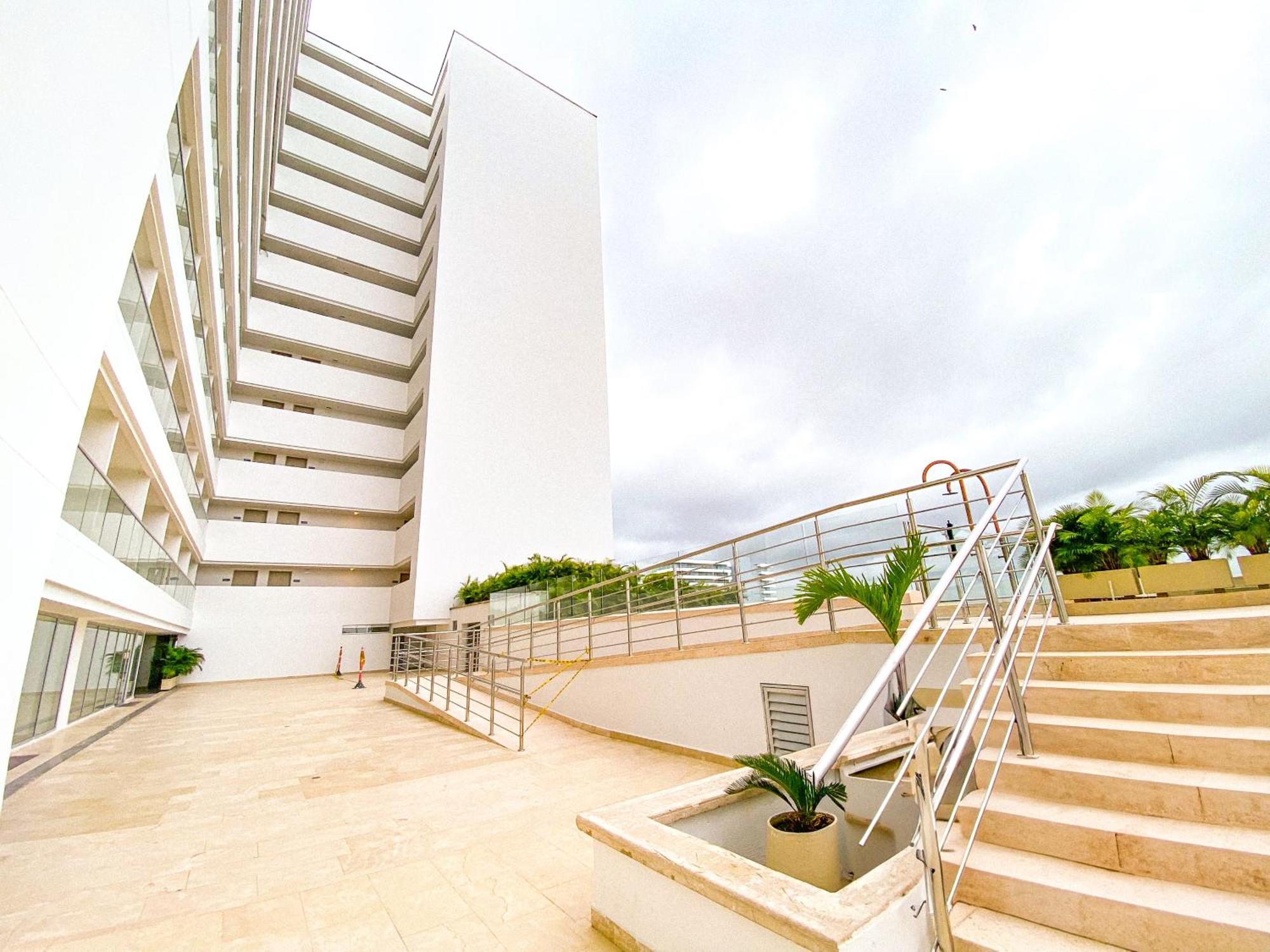 Frente Al Mar Aeropuerto Crespo Cartagena